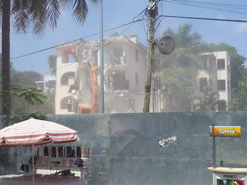 Constant construction in Playa del Carmen