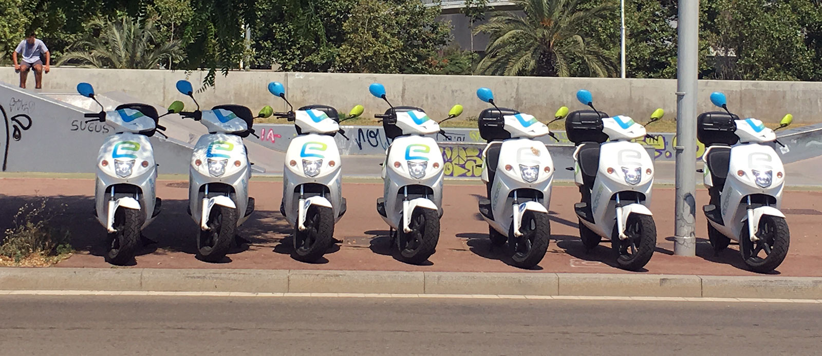 scooter-parking-in-barcelona